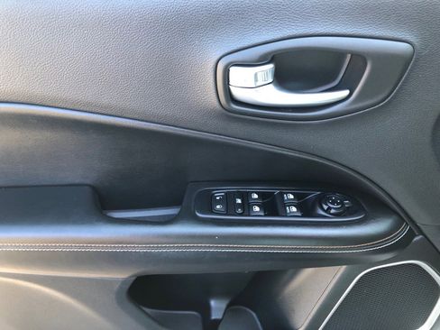 Used 2019 Jeep Compass Latitude w/ Popular Equipment Group image 16