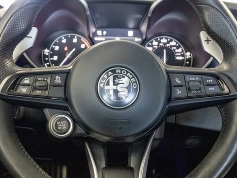 Used 2022 Alfa Romeo Giulia Veloce image 14