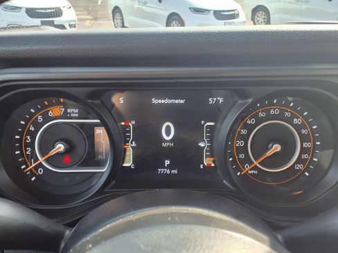 Used 2025 Jeep Wrangler Willys image 28