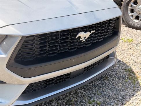 Used 2024 Ford Mustang Coupe RWD image 21