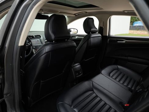 Used 2019 Ford Fusion SEL FWD image 26