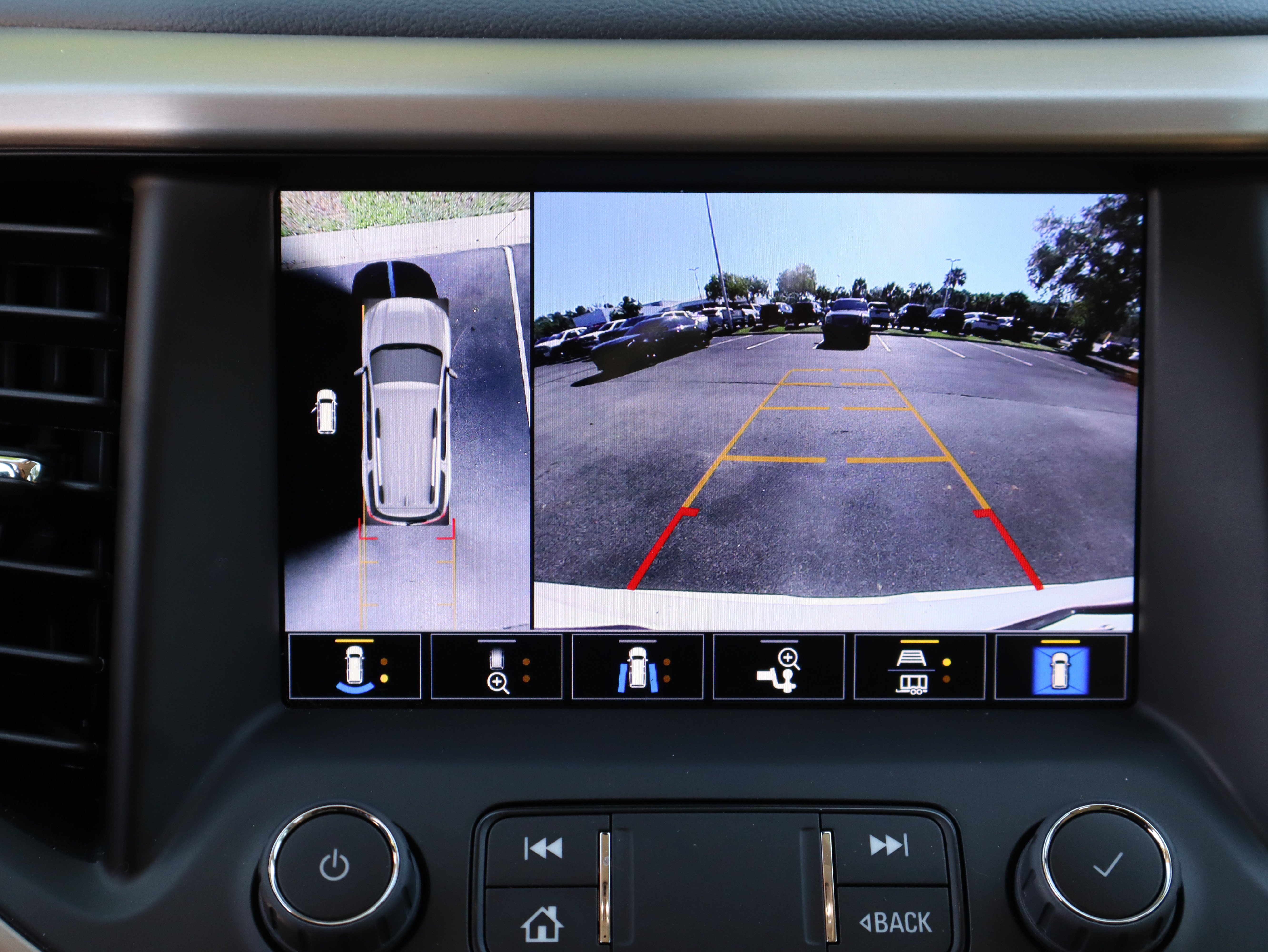 Used 2023 GMC Acadia Denali w/ Denali Ultimate Package FWD image 28