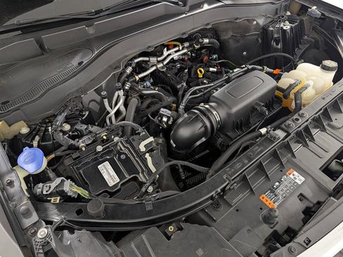 Certified 2022 Ford Explorer XLT w/ Equipment Group 202A RWD image 7