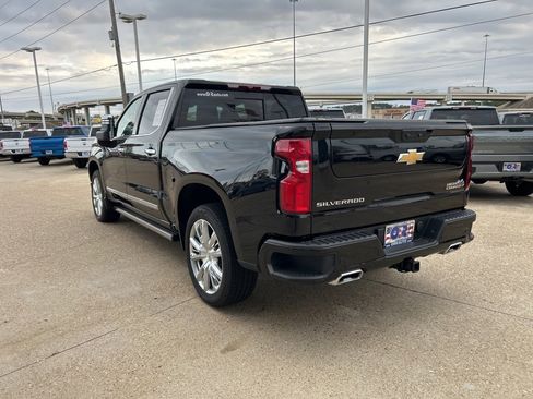 Used 2025 Chevrolet Silverado 1500 High Country w/ High Country Premium Package image 8