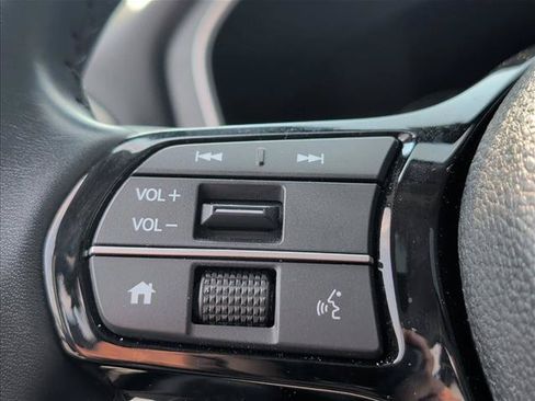 Used 2024 Honda Pilot Touring image 10