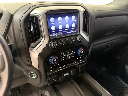 Used 2020 Chevrolet Silverado 1500 LTZ w/ Technology Package AWD/4WD image 24
