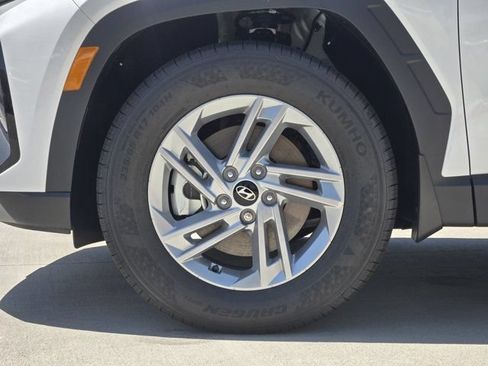 Used 2025 Hyundai Tucson SE FWD image 8