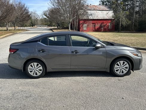 New 2025 Nissan Sentra S image 4