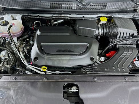 Certified 2024 Chrysler Pacifica Touring-L image 41