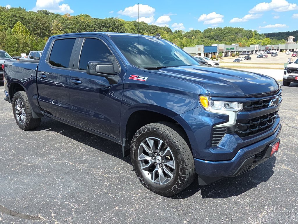 Used 2022 Chevrolet Silverado 1500 RST w/ Z71 Off-Road Package AWD/4WD image 2