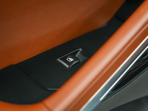 Used 2024 BMW X6 xDrive40i w/ Premium Package image 16