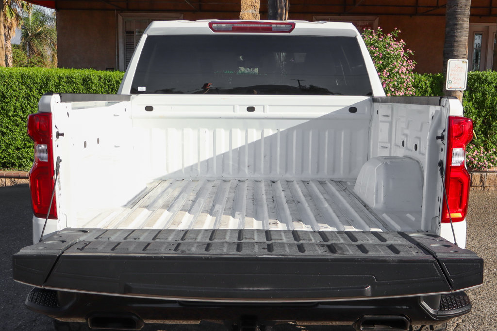 Used 2022 Chevrolet Silverado 1500 LT Trail Boss w/ LPO, Dark Essentials Package AWD/4WD image 8