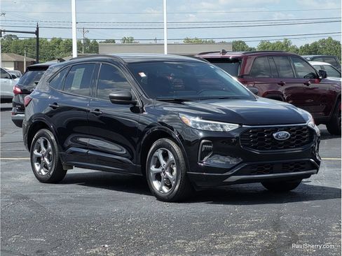 Used 2023 Ford Escape ST-Line w/ Tech Pack #1 AWD/4WD image 5
