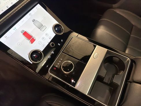 Used 2020 Land Rover Range Rover Velar S image 17