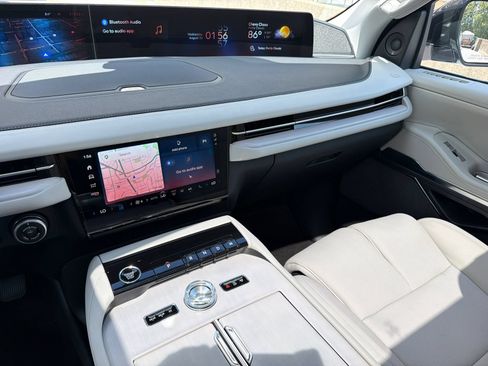 New 2026 Lincoln Navigator Reserve AWD/4WD image 29