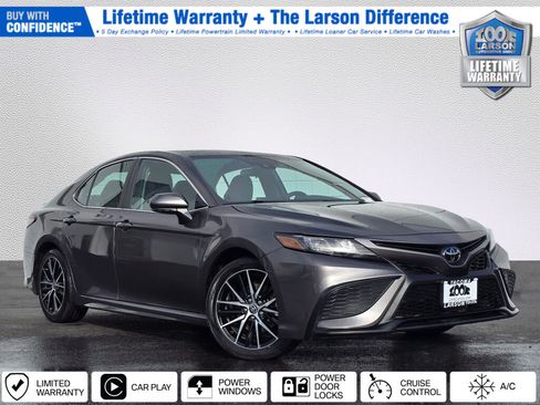 Used 2024 Toyota Camry SE image 1