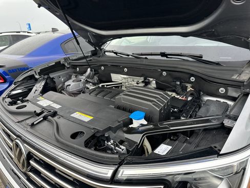 Certified 2024 Volkswagen Atlas SEL AWD/4WD image 48