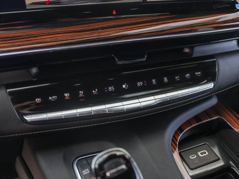 Used 2024 Cadillac Escalade Premium Luxury w/ LPO, Floor Liner Package image 18