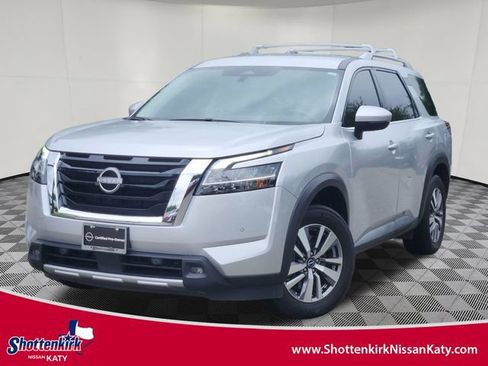 Used 2023 Nissan Pathfinder SL FWD image 1