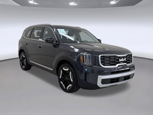 Used 2025 Kia Telluride S FWD image 7