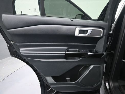 Used 2022 Ford Explorer ST image 28