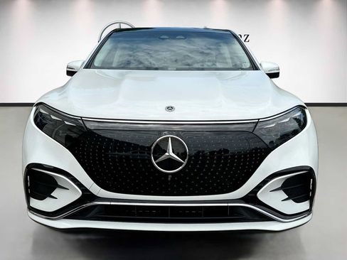 Used 2023 Mercedes-Benz EQS 580 4MATIC SUV w/ Exclusive Trim Package image 2