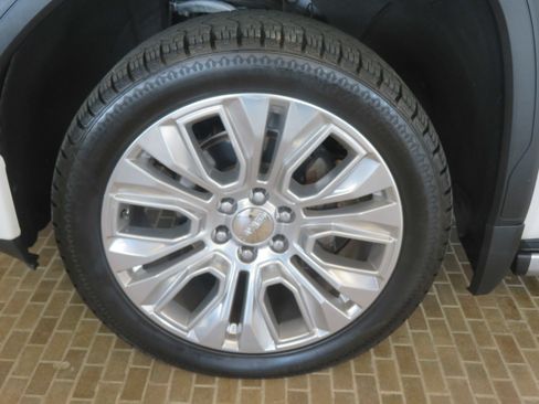 Used 2022 GMC Sierra 1500 Denali w/ Denali Premium Package image 7