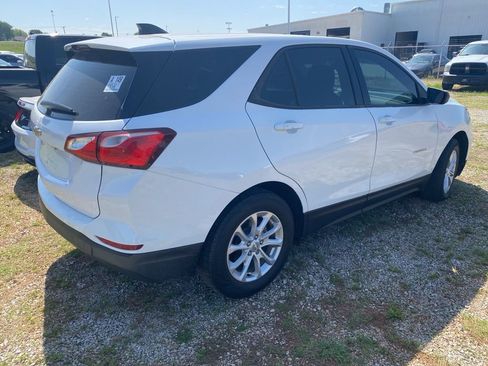 Used 2019 Chevrolet Equinox LS FWD image 3