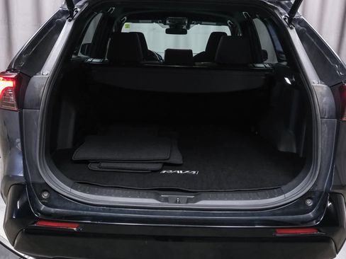 Used 2023 Toyota RAV4 SE image 24