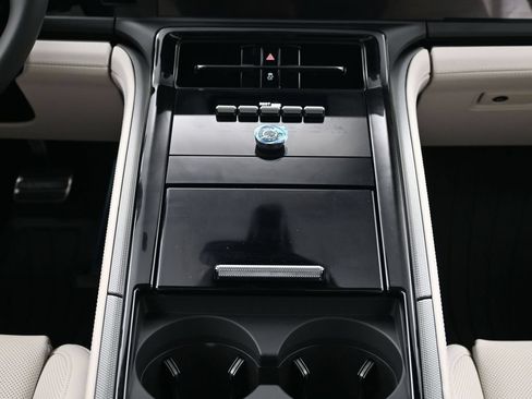 Used 2026 Porsche Panamera image 10