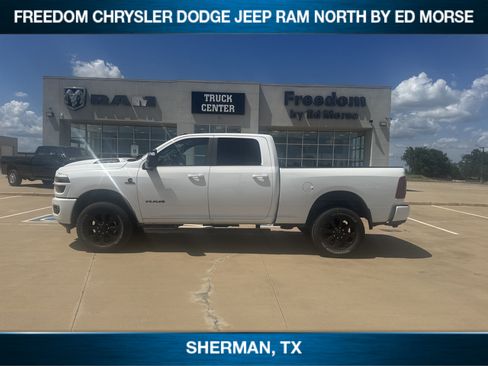 Used 2025 RAM 2500 Laramie AWD/4WD image 1