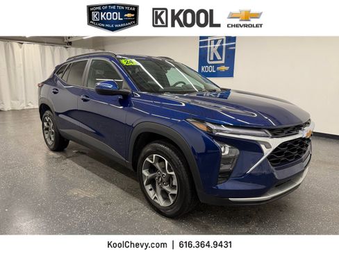 Used 2024 Chevrolet Trax LT image 1