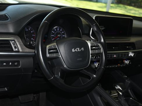 Used 2022 Kia Telluride EX w/ EX Premium Package image 9
