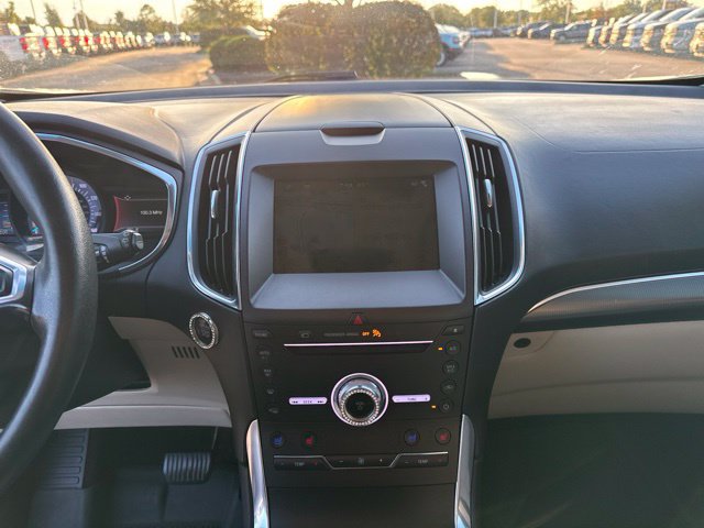Used 2019 Ford Edge Titanium w/ Equipment Group 301A FWD image 17