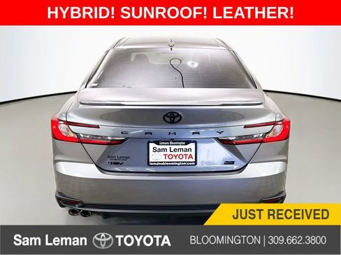 Used 2025 Toyota Camry SE image 6