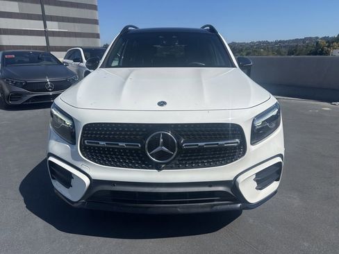 Used 2024 Mercedes-Benz GLB 250 4MATIC w/ Pinnacle Package image 2