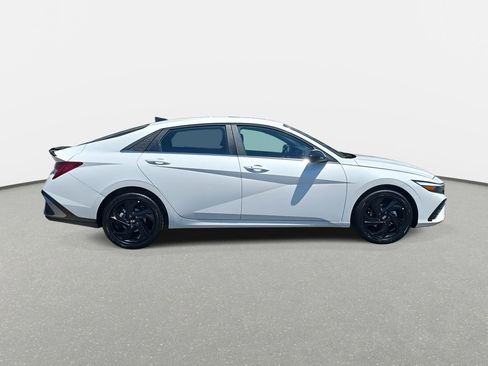 New 2026 Hyundai Elantra SEL Sport Premium FWD image 4