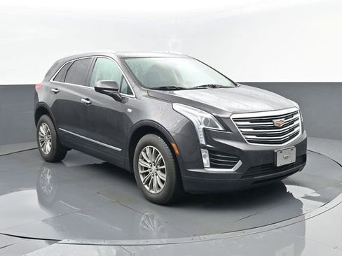 Used 2017 Cadillac XT5 Luxury w/ Driver Awareness Package image 3