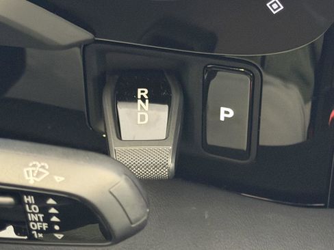 Certified 2025 Porsche Taycan image 19