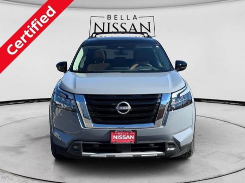 Certified 2025 Nissan Pathfinder Platinum w/ Cargo Package AWD/4WD image 9