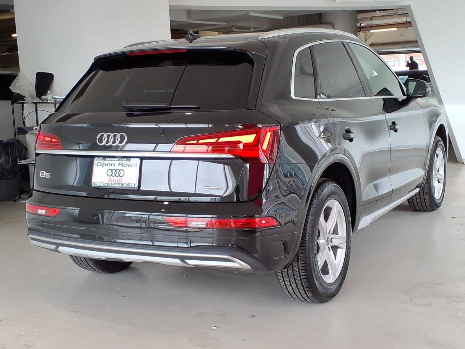Used 2023 Audi Q5 2.0T Premium w/ Convenience Package AWD/4WD image 4