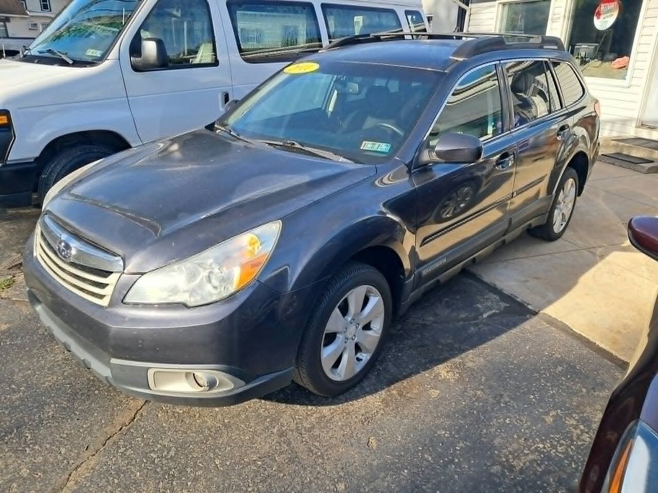 Used 2011 Subaru Outback 2.5i Premium w/ All-Weather Pkg AWD/4WD image 1