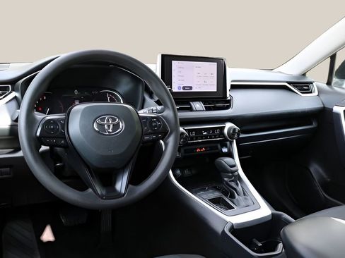 Used 2025 Toyota RAV4 XLE image 14