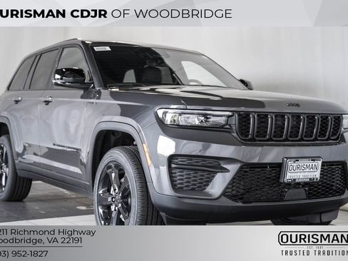 New 2025 Jeep Grand Cherokee 4WD image 1