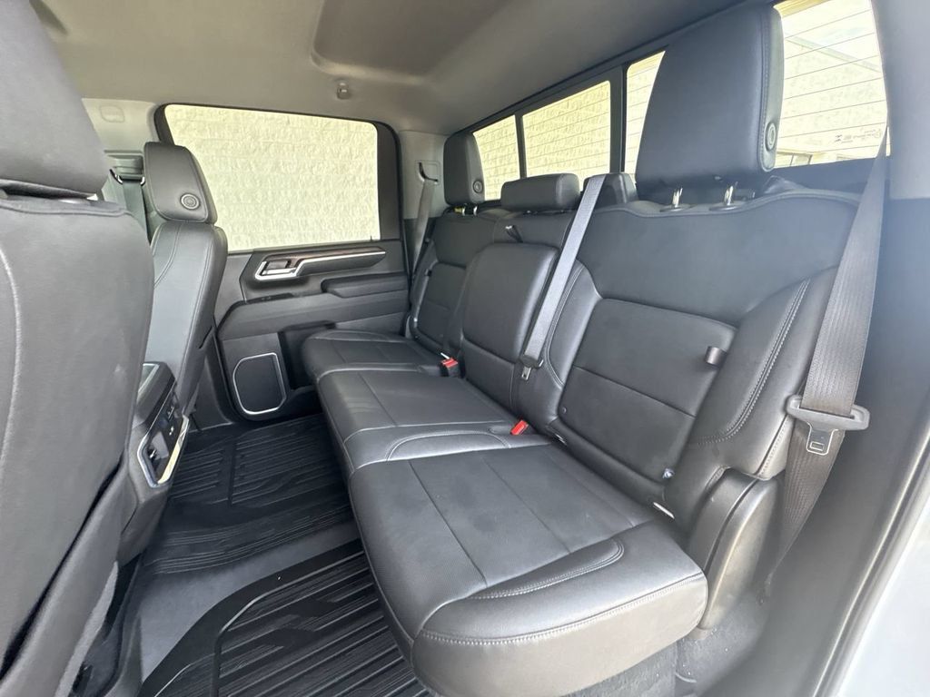 Certified 2025 GMC Sierra 2500 SLT w/ SLT Premium Package AWD/4WD image 25