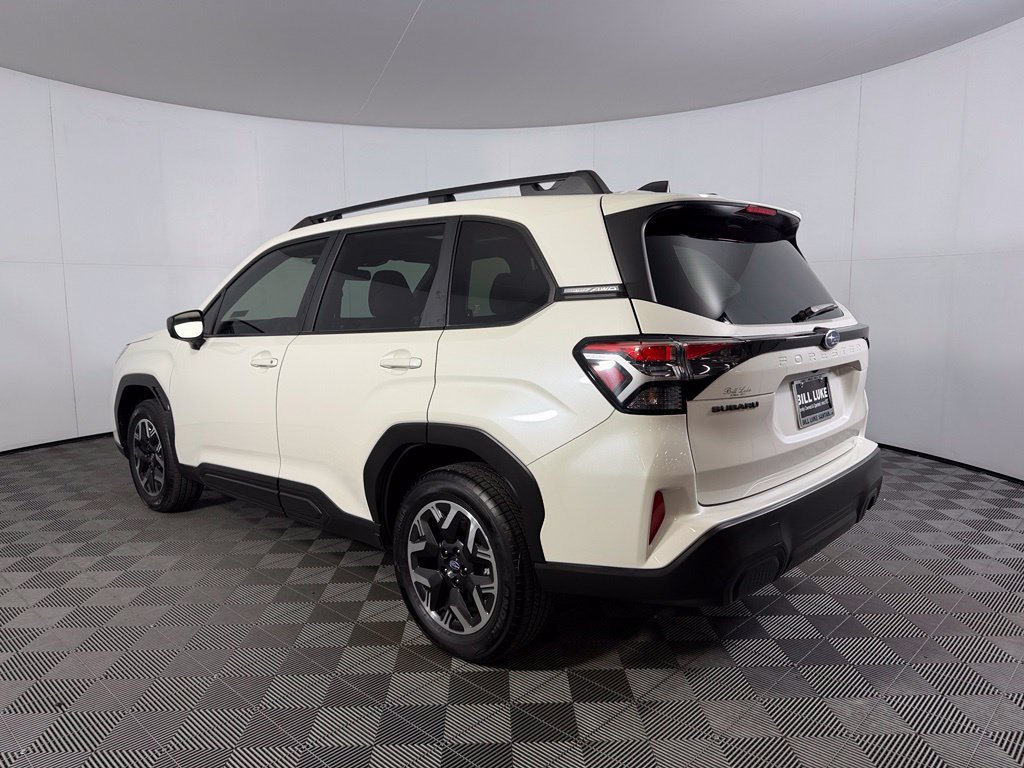 Used 2025 Subaru Forester Premium AWD/4WD image 9