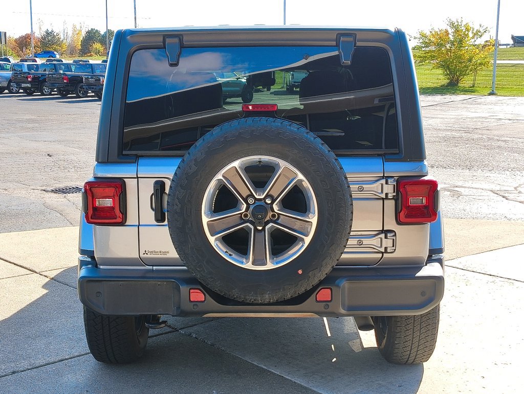 Used 2020 Jeep Wrangler Unlimited Sahara AWD/4WD image 29
