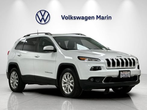 Used 2016 Jeep Cherokee Limited w/ Luxury Group AWD/4WD image 7
