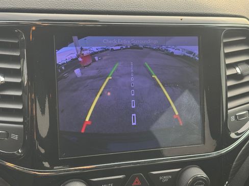 Used 2019 Jeep Grand Cherokee Laredo w/ 18" Wheel & 8.4" Radio Group image 25