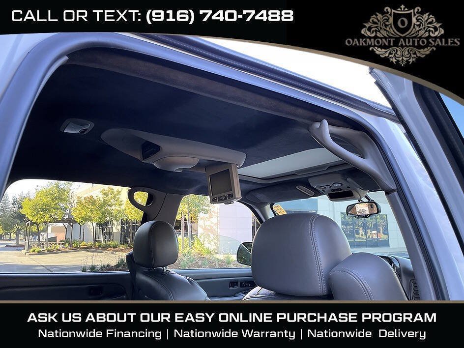 Used 2005 GMC Sierra 1500 Denali w/ Safe And Sound Package AWD/4WD image 22